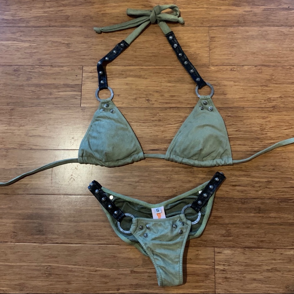 Velvet bikini